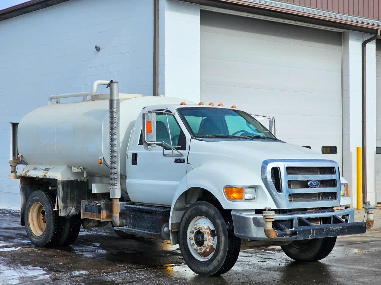 Ford Super Duty F-750 Straight Frame Reg Cab XL 2015