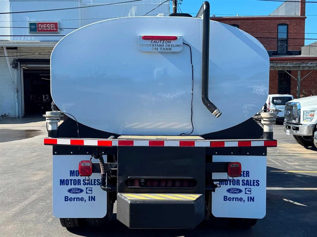 Ford Super Duty F-750 Straight Frame Reg Cab XL 2015