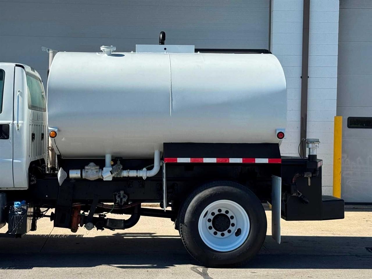 Ford Super Duty F-750 Straight Frame Reg Cab XL 2015
