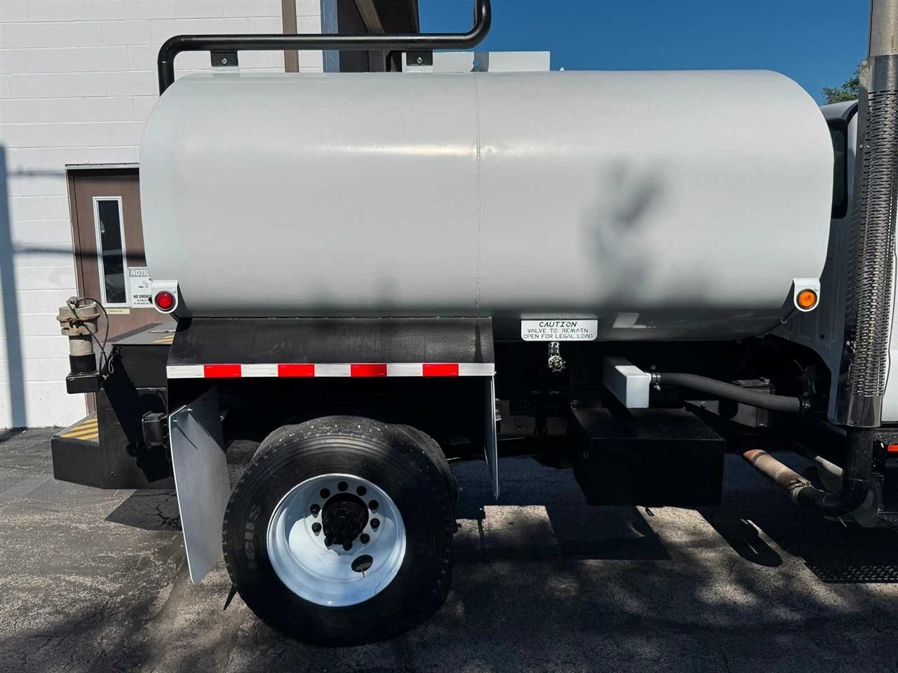 Ford Super Duty F-750 Straight Frame Reg Cab XL 2015