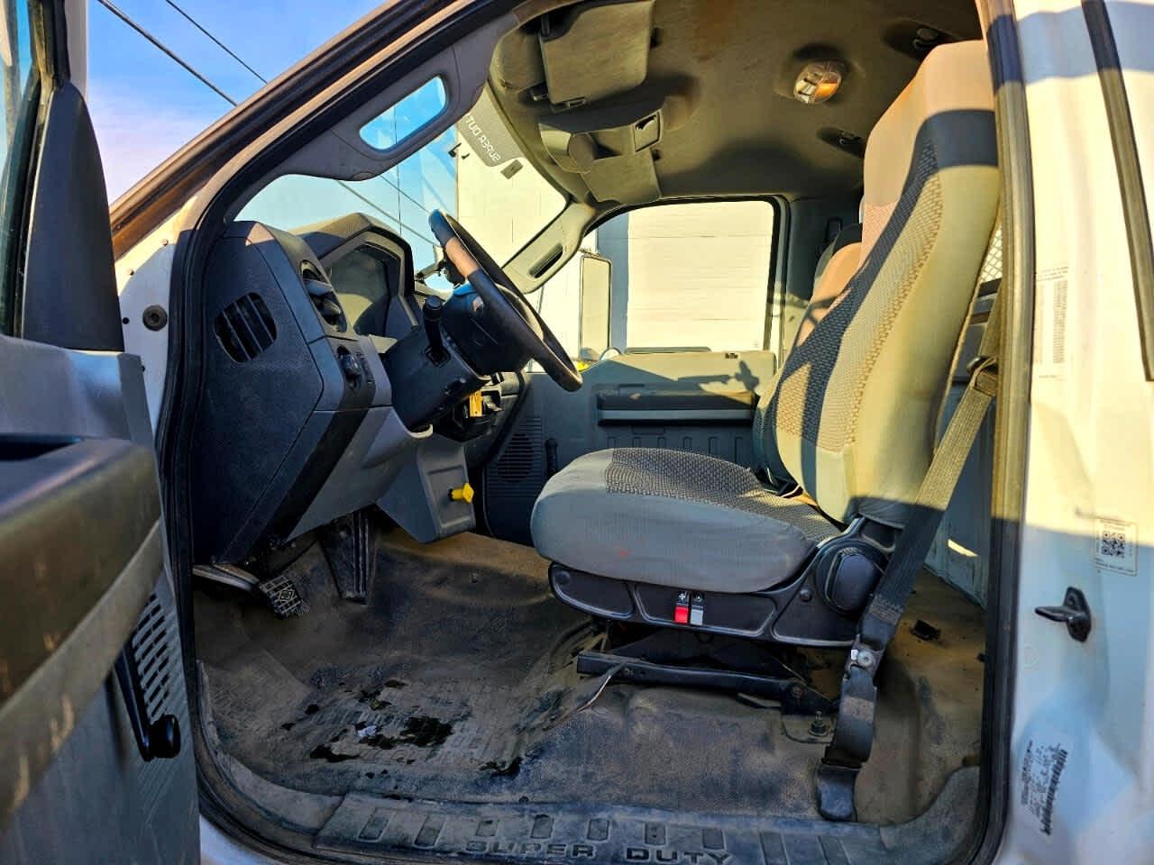Ford Super Duty F-650 Straight Frame Reg Cab XL 2015