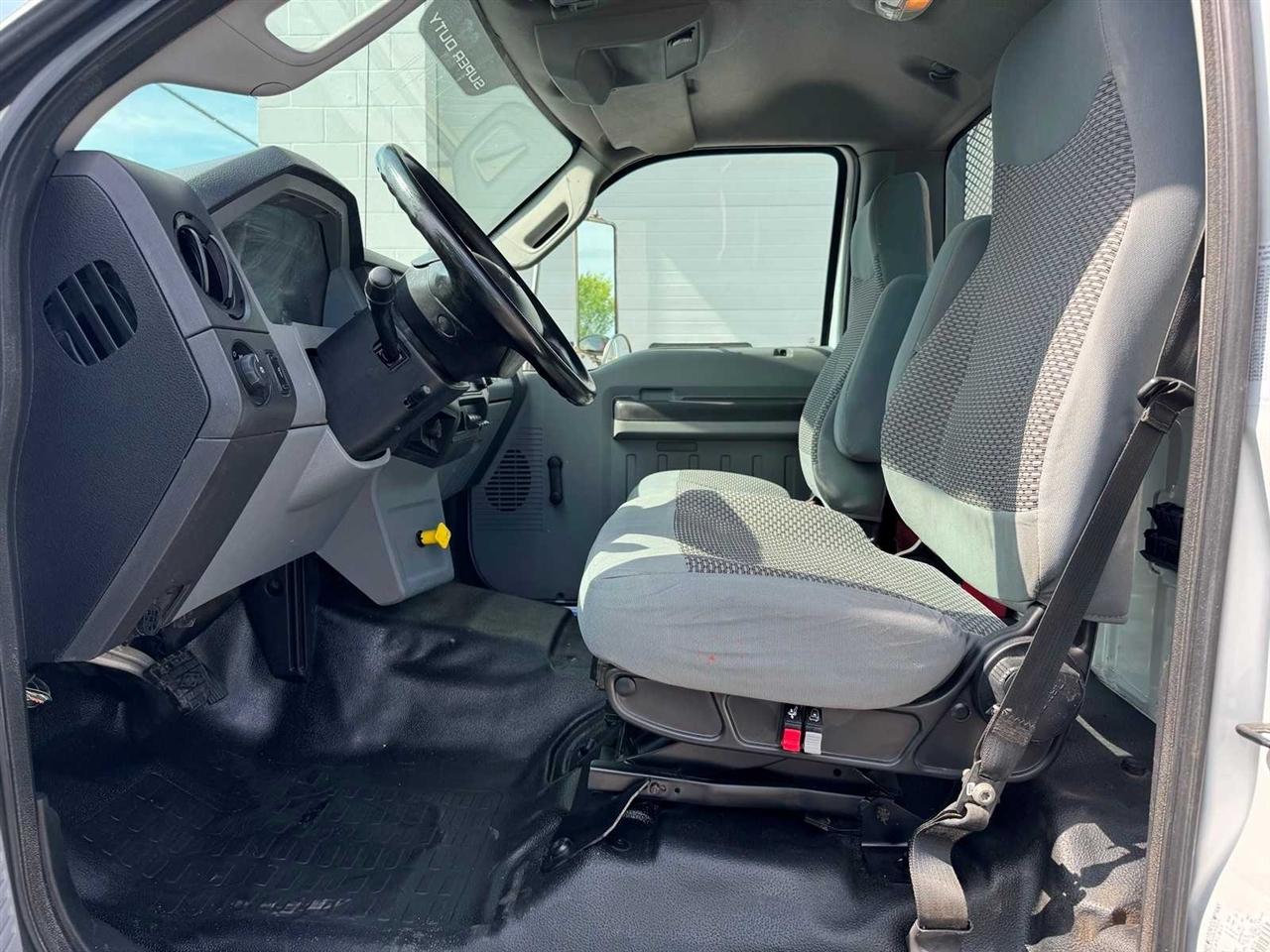 Ford Super Duty F-650 Straight Frame Reg Cab XL 2015