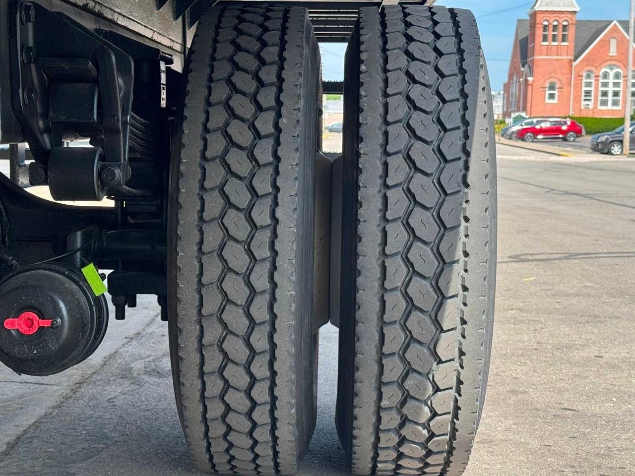 Ford Super Duty F-650 Straight Frame Reg Cab XL 2015