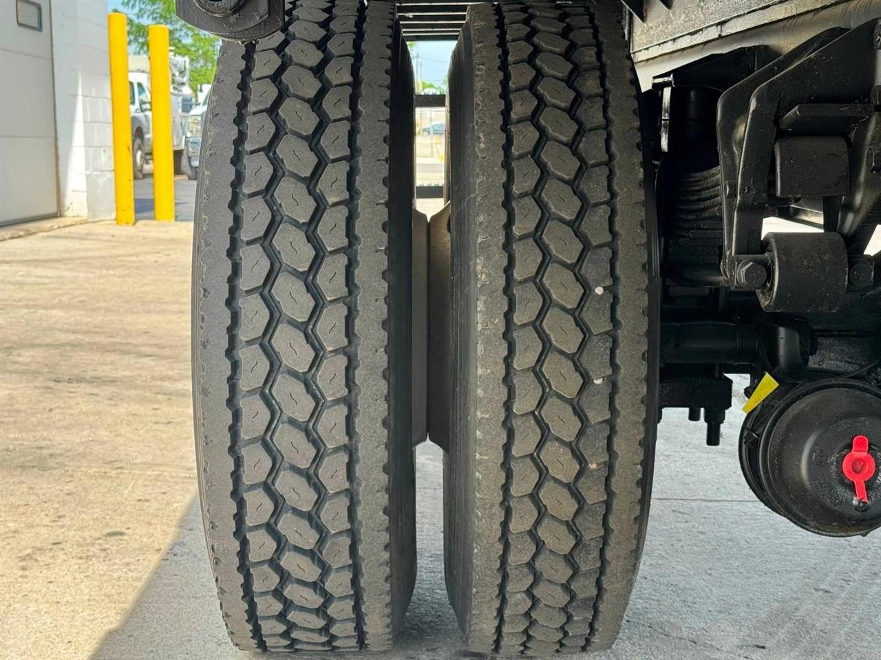 Ford Super Duty F-650 Straight Frame Reg Cab XL 2015