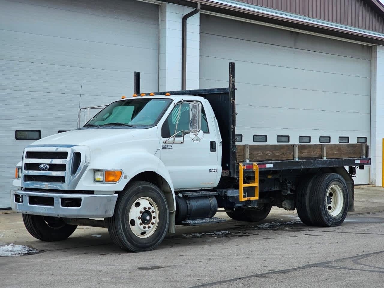 Ford Super Duty F-650 Straight Frame Reg Cab XL 2012