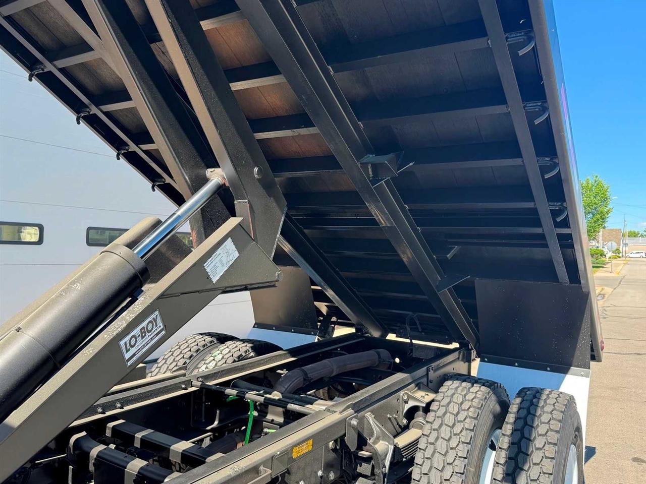 Ford Super Duty F-650 Straight Frame Reg Cab XL 2012