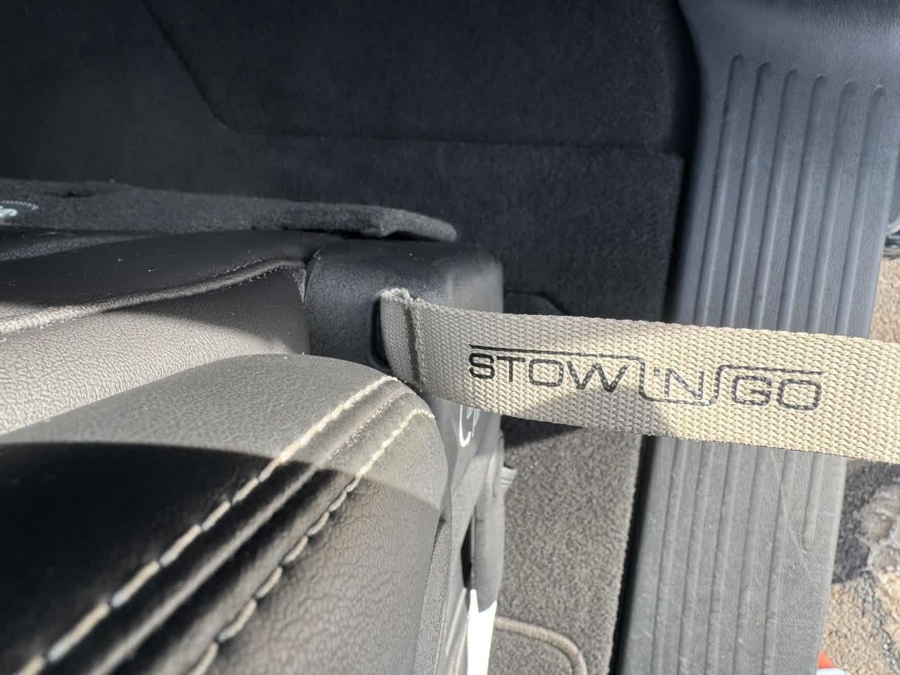 Chrysler Pacifica Select FWD 2025