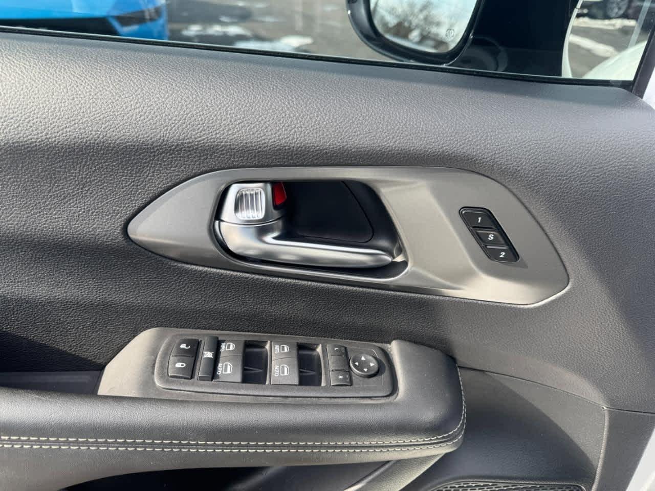 Chrysler Pacifica Select FWD 2025