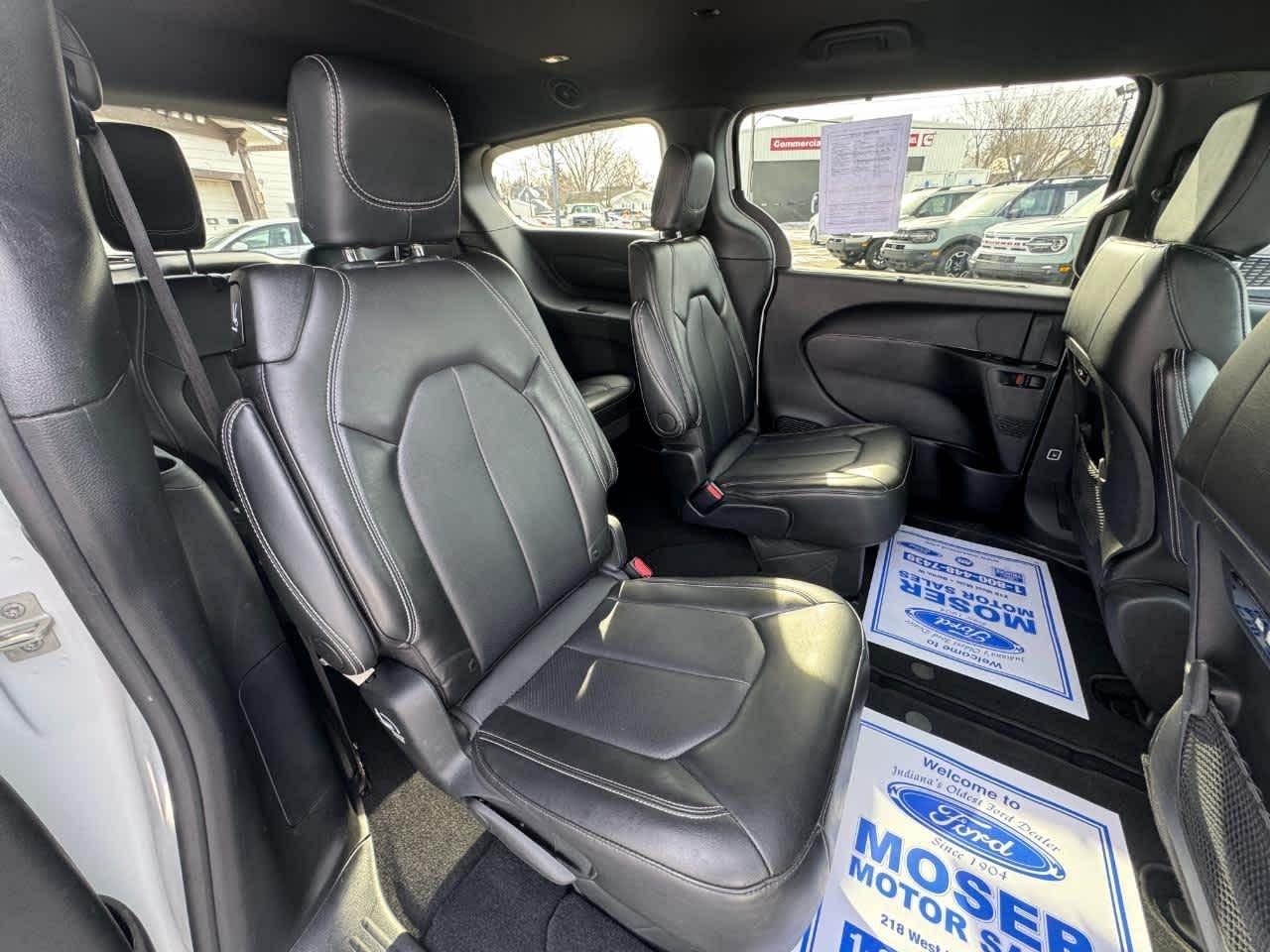 Chrysler Pacifica Select FWD 2025