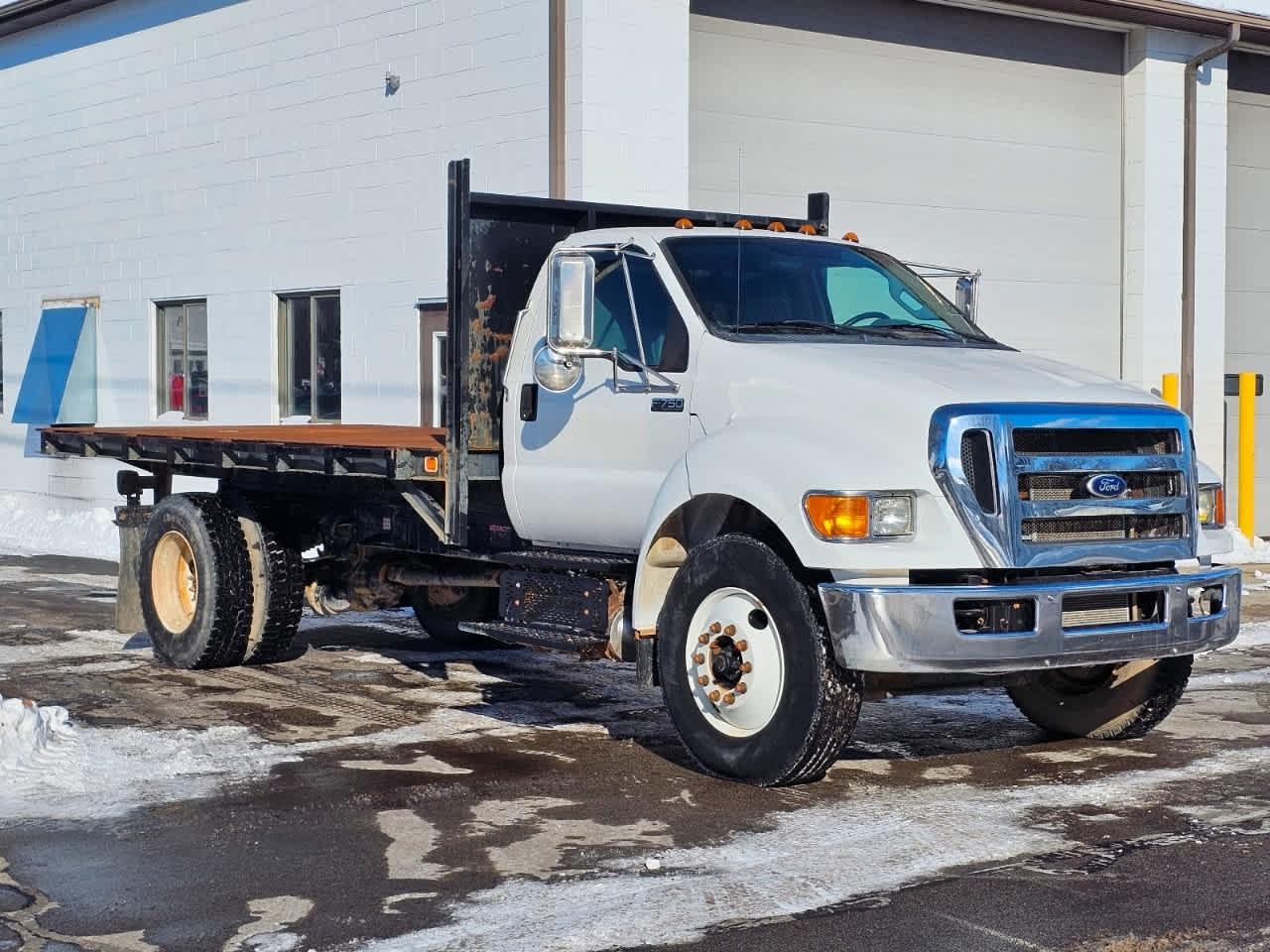 Ford Super Duty F-750 Straight Frame Reg Cab XL 2011