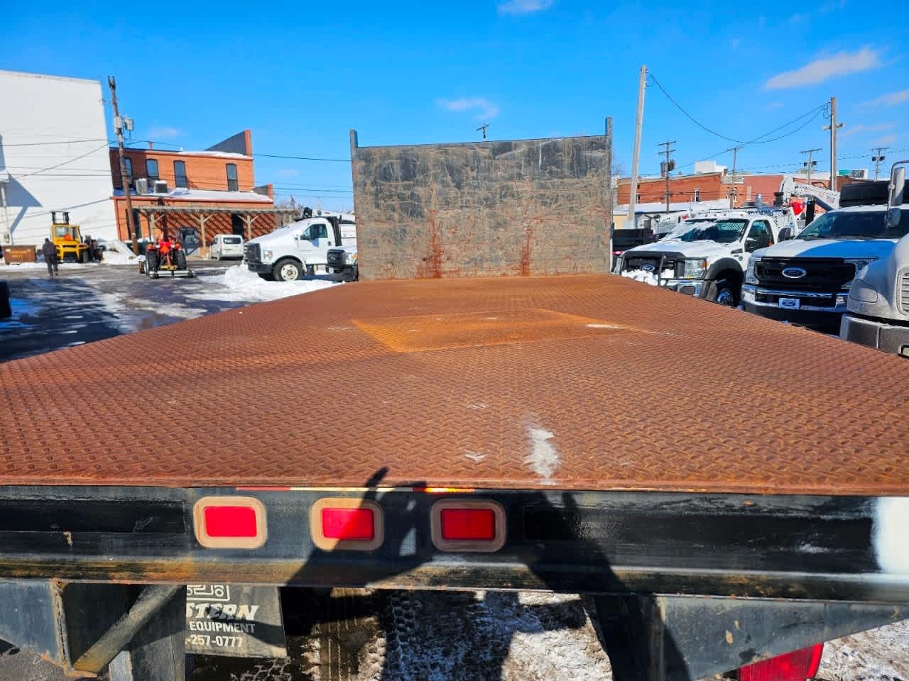 Ford Super Duty F-750 Straight Frame Reg Cab XL 2011