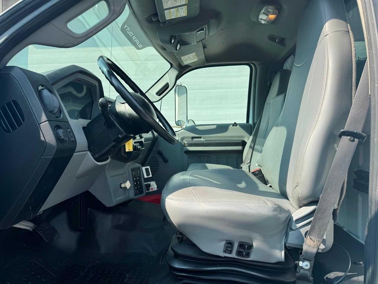 Ford Super Duty F-750 Straight Frame Reg Cab XL 2011