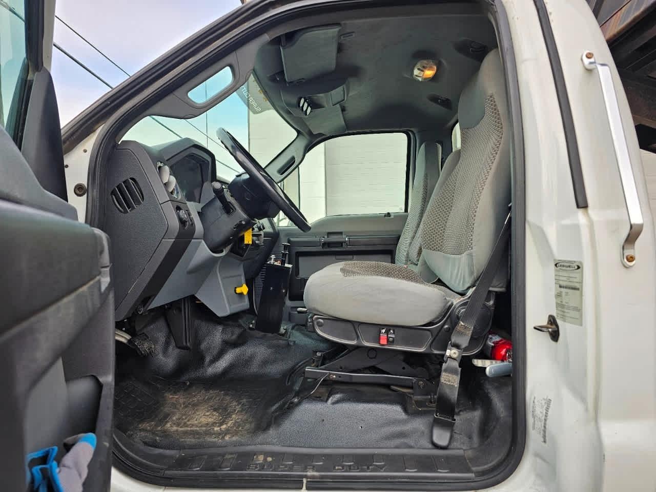 Ford Super Duty F-750 Straight Frame Reg Cab XL 2015