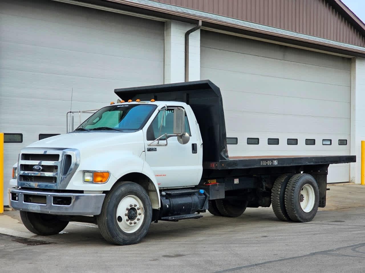 Ford Super Duty F-750 Straight Frame Reg Cab XL 2015