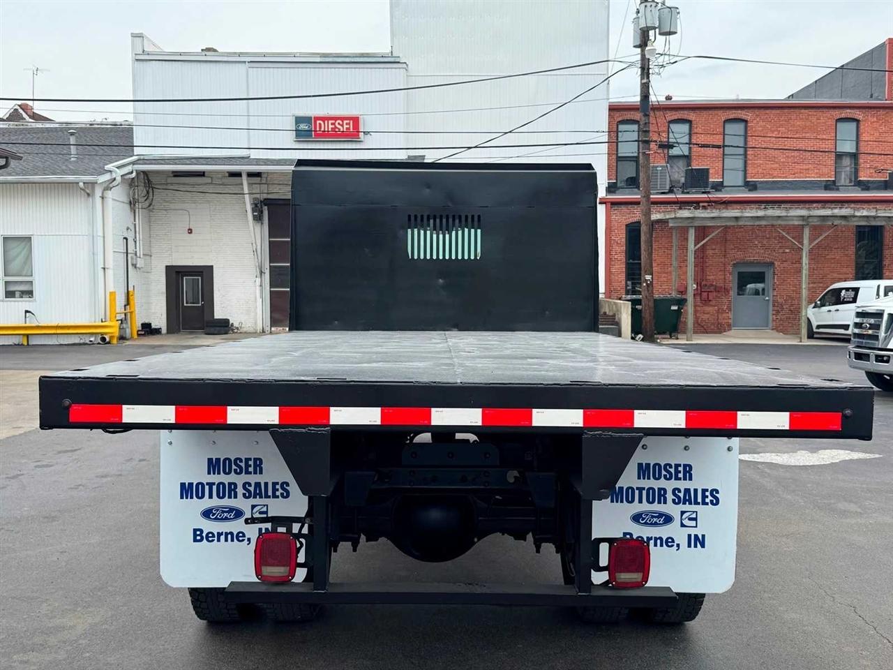 Ford Super Duty F-750 Straight Frame Reg Cab XL 2015