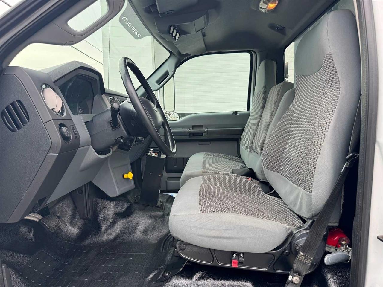 Ford Super Duty F-750 Straight Frame Reg Cab XL 2015