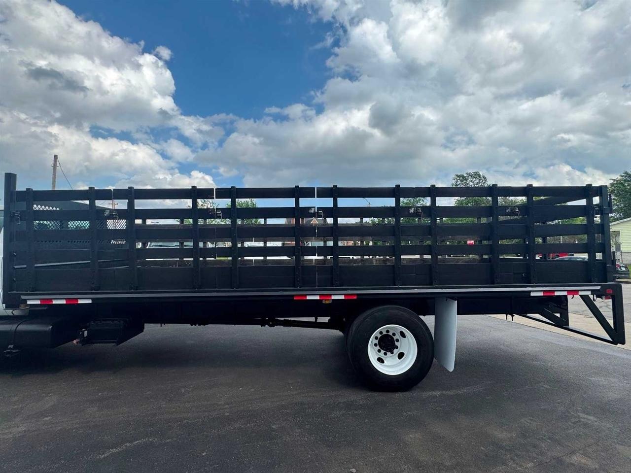 2013 Ford Super Duty F-650 Straight Frame 25
