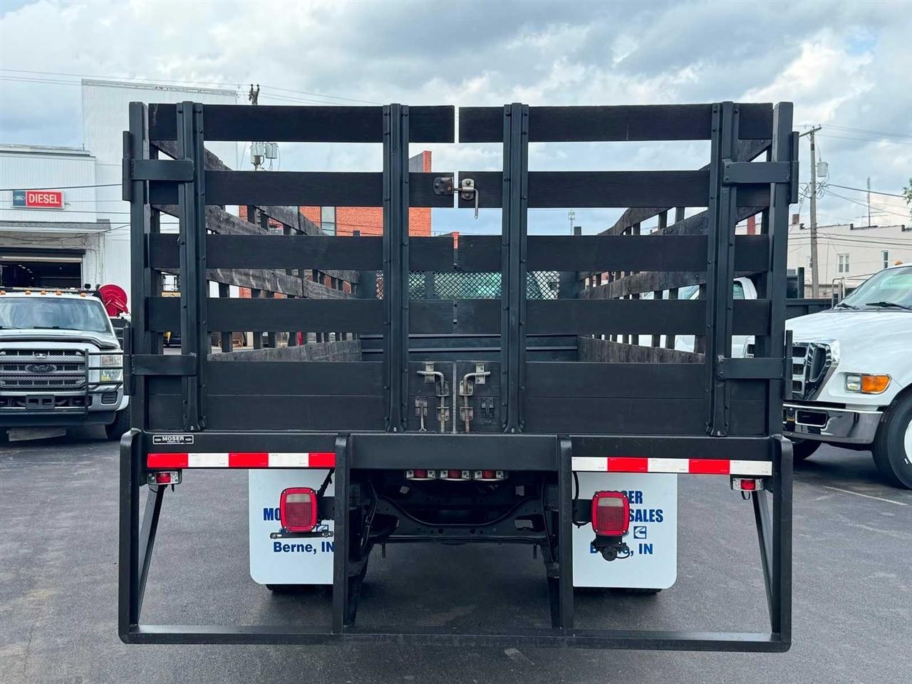 2013 Ford Super Duty F-650 Straight Frame 28