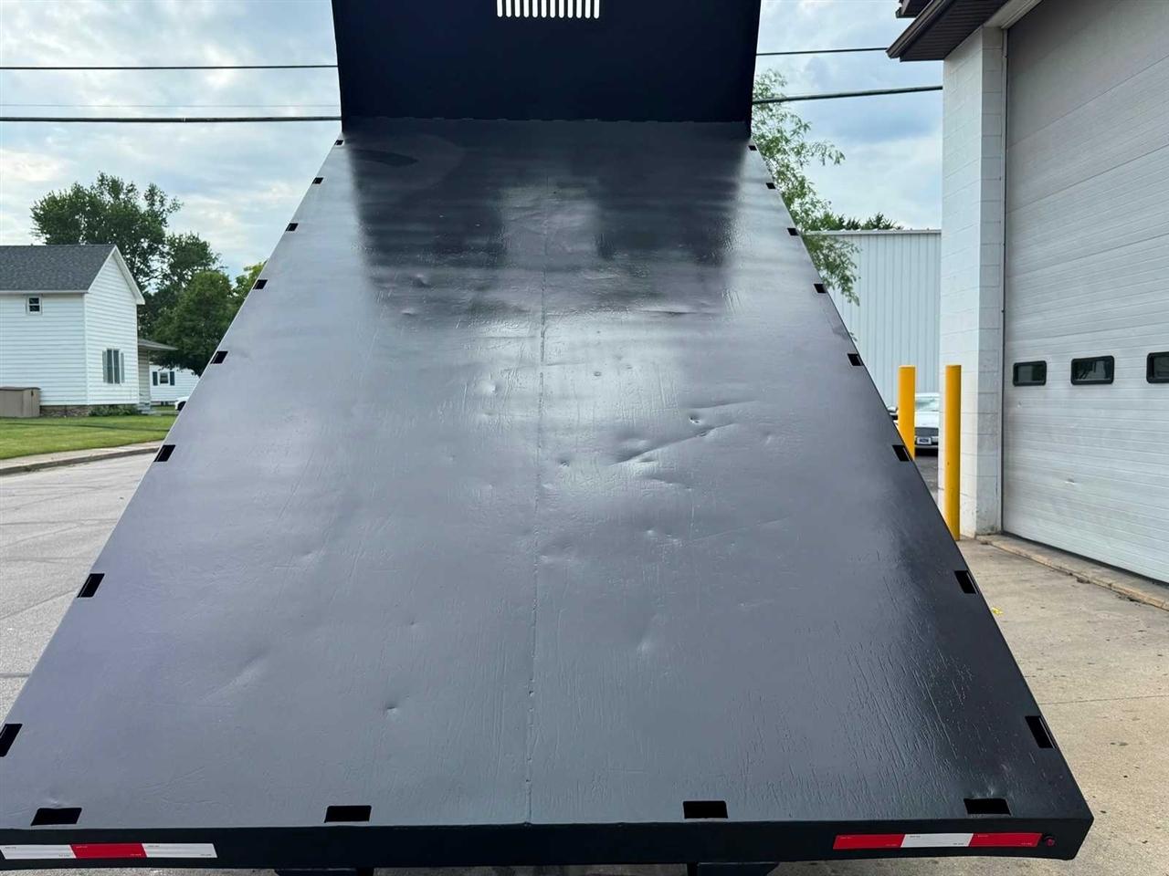 Ford Super Duty F-750 Straight Frame Reg Cab XL 2015
