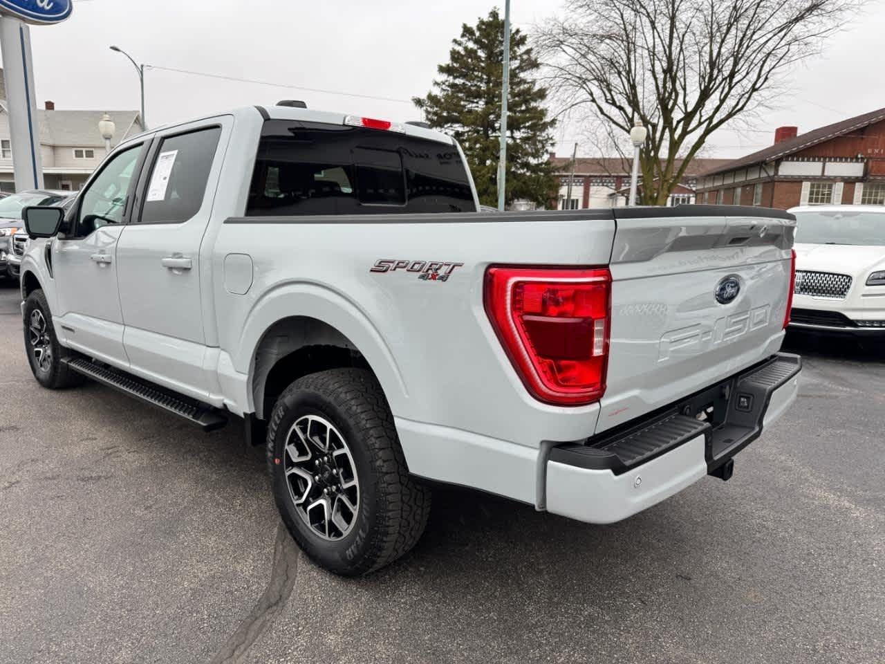 Ford F-150 XL 4WD SuperCrew 5.5' Box 2023