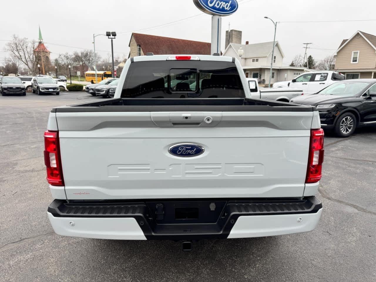 Ford F-150 XL 4WD SuperCrew 5.5' Box 2023