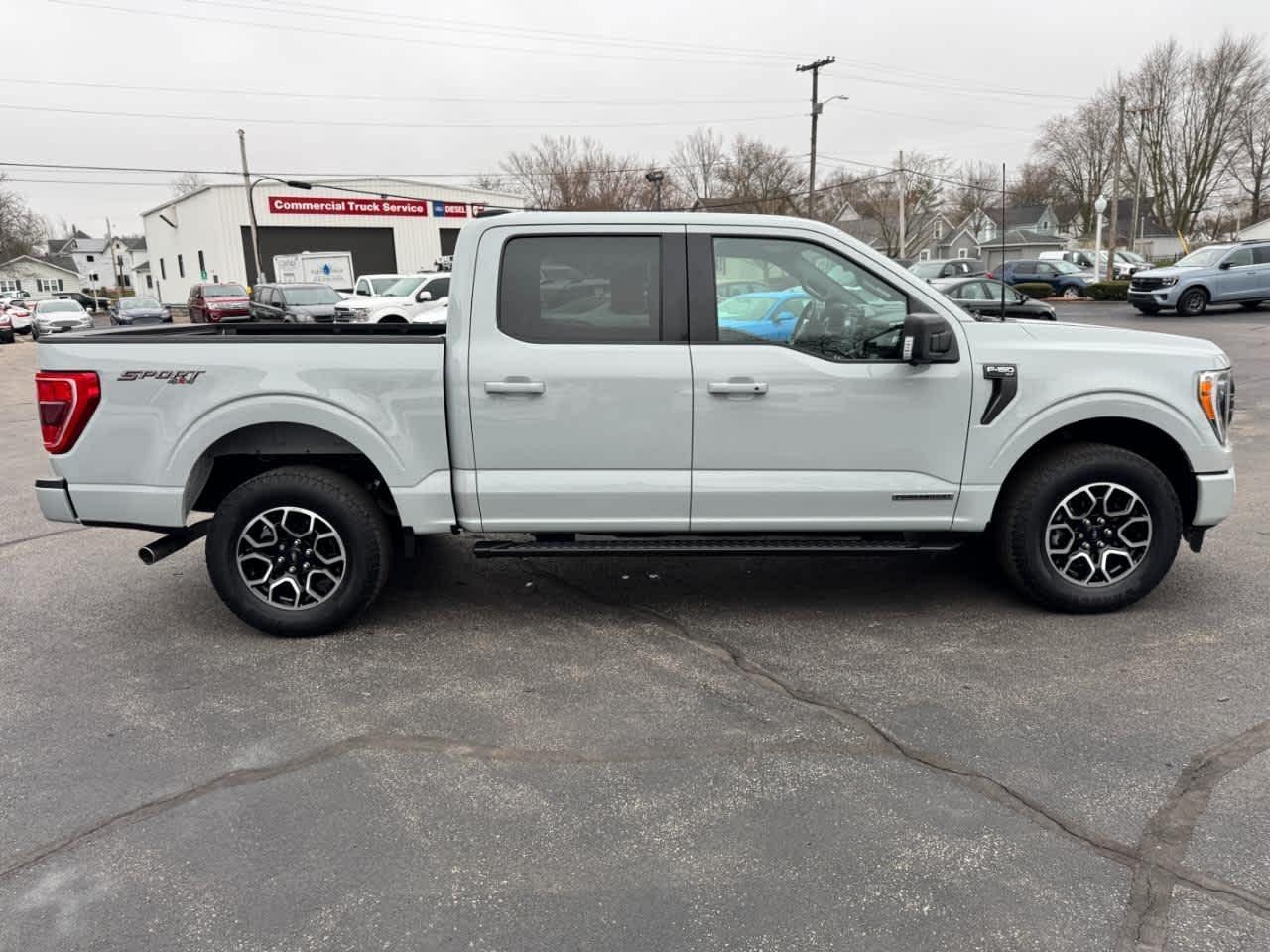 Ford F-150 XL 4WD SuperCrew 5.5' Box 2023