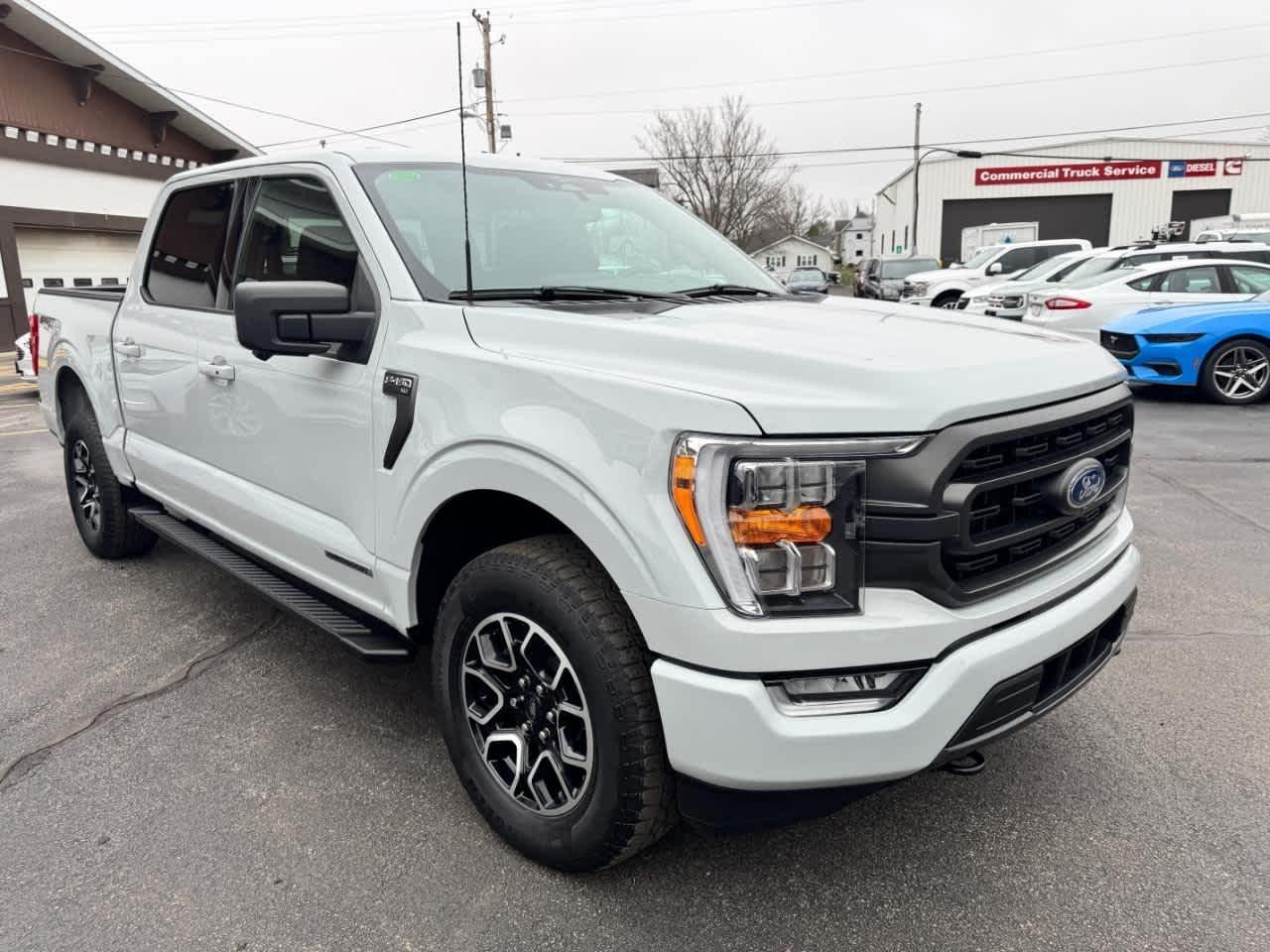 Ford F-150 XL 4WD SuperCrew 5.5' Box 2023