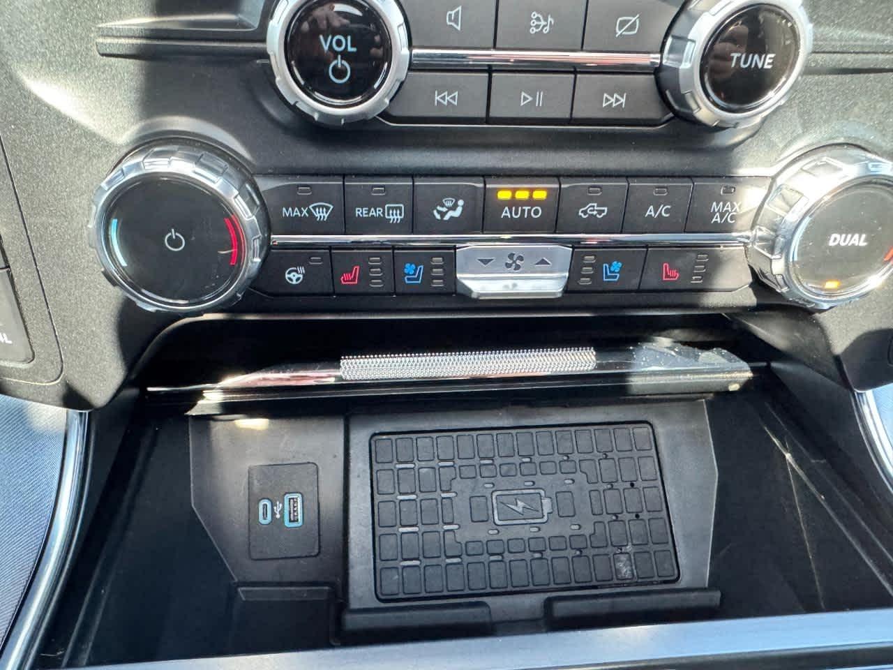 Ford F-150 XL 4WD SuperCrew 5.5' Box 2023