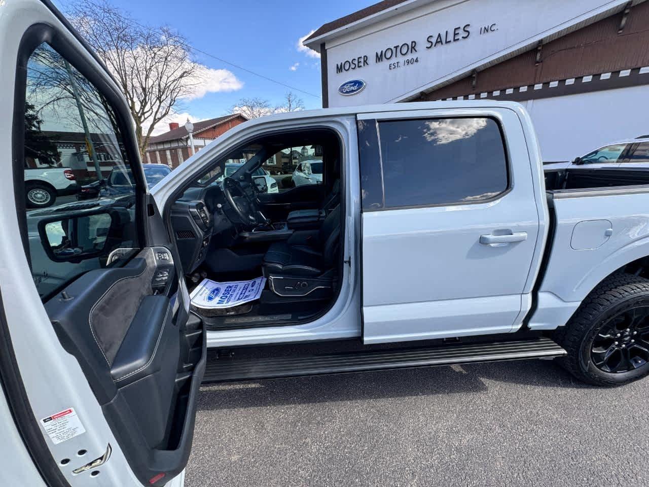 Ford F-150 XL 4WD SuperCrew 5.5' Box 2023