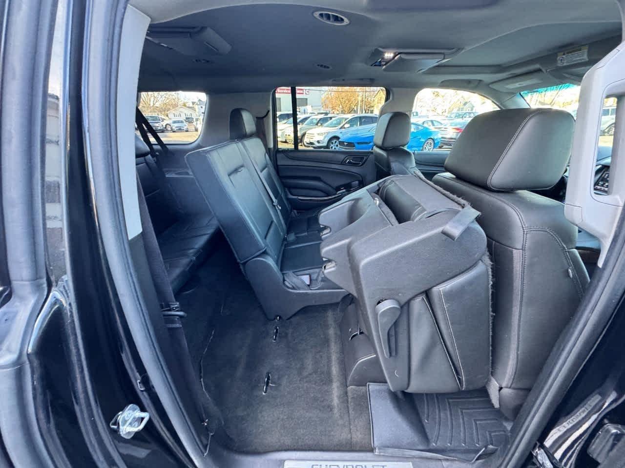 Chevrolet Suburban 4WD 4dr 1500 LT 2016