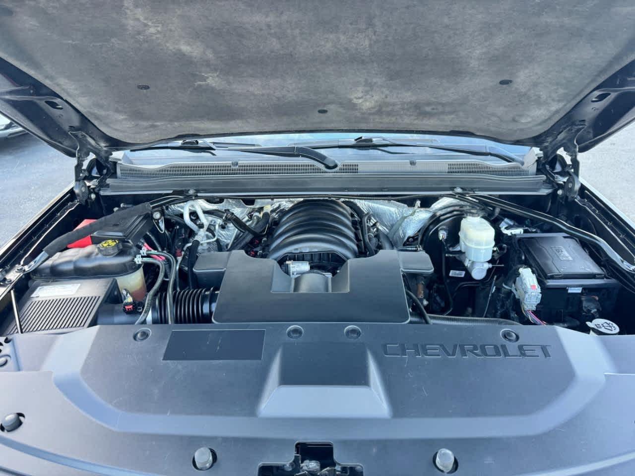 Chevrolet Suburban 4WD 4dr 1500 LT 2016