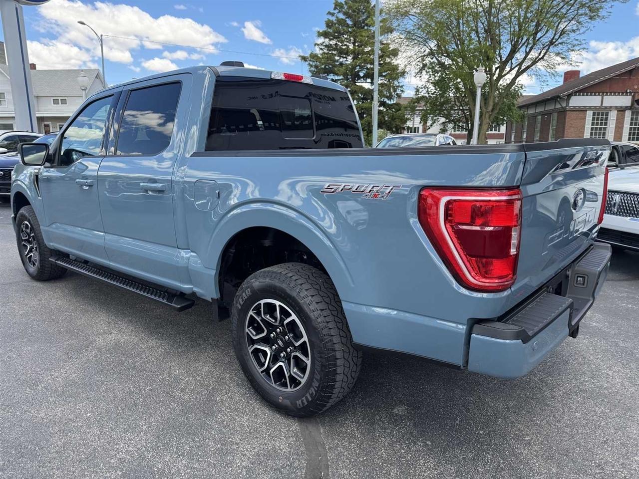 Ford F-150 XL 4WD SuperCrew 5.5' Box 2023
