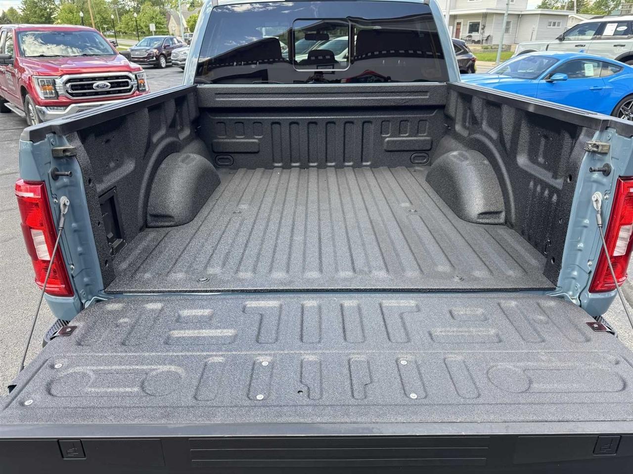 Ford F-150 XL 4WD SuperCrew 5.5' Box 2023