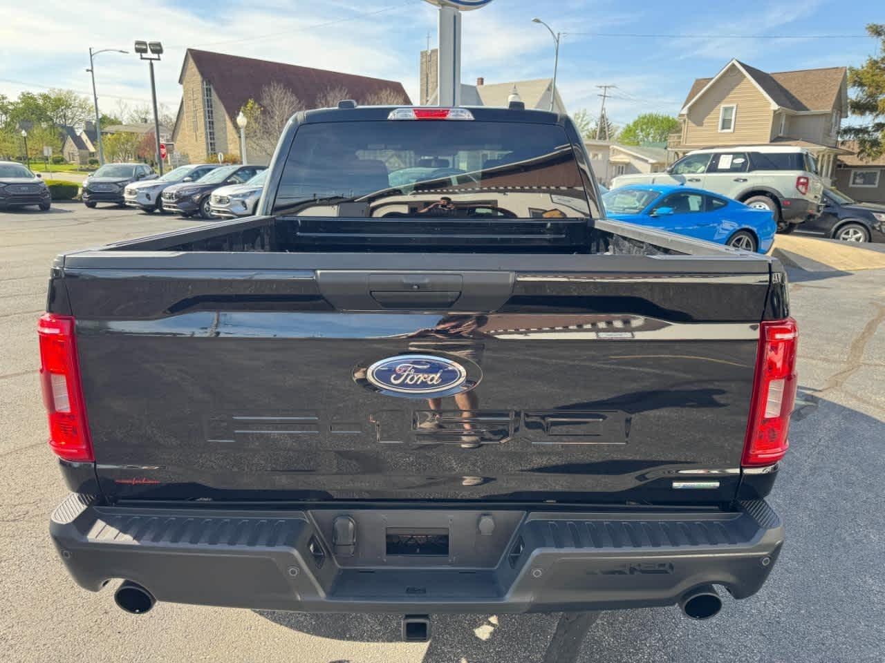 Ford F-150 XL 4WD SuperCrew 5.5' Box 2023