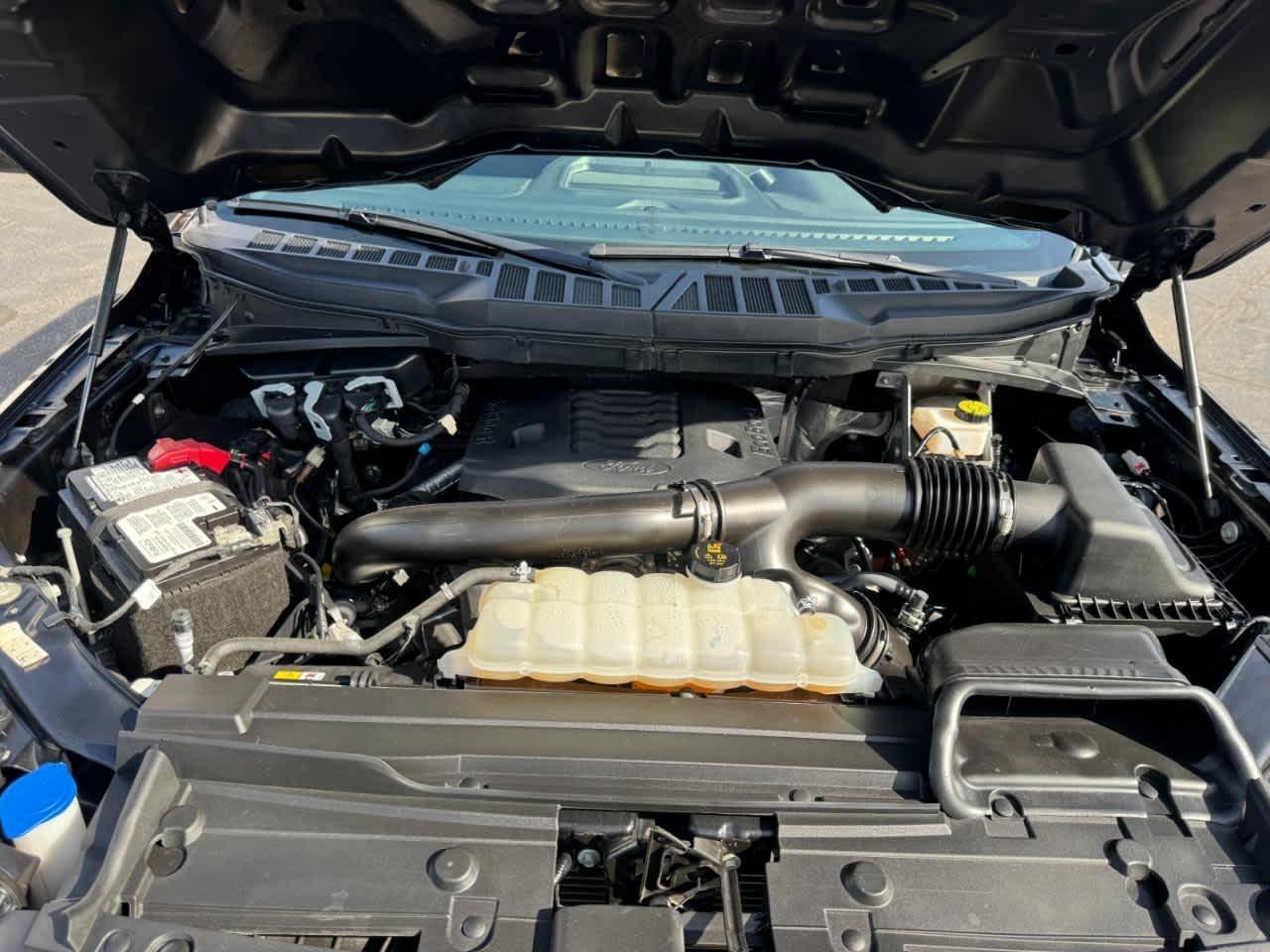 Ford F-150 XL 4WD SuperCrew 5.5' Box 2023