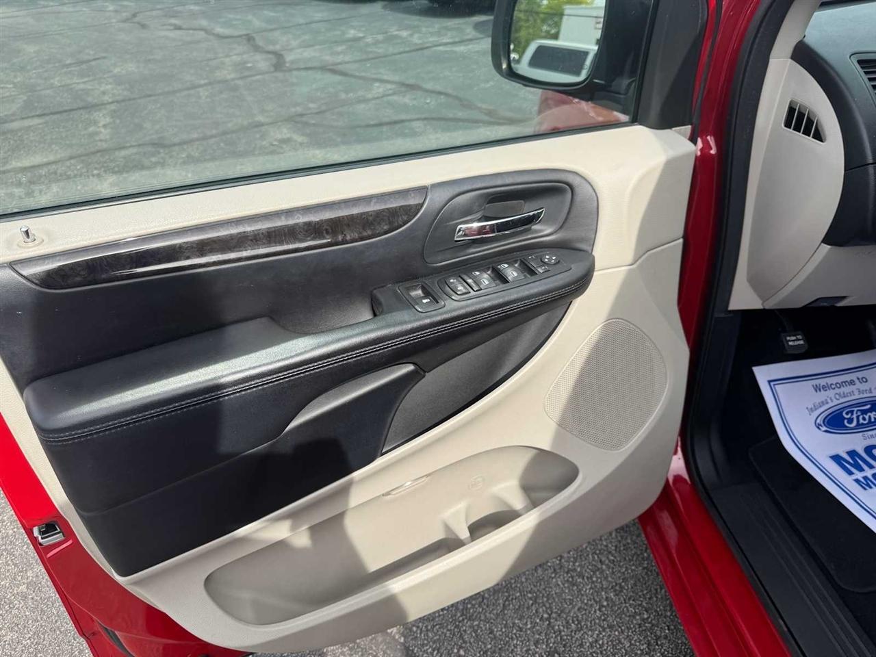 Dodge Grand Caravan 4dr Wgn SXT 2012