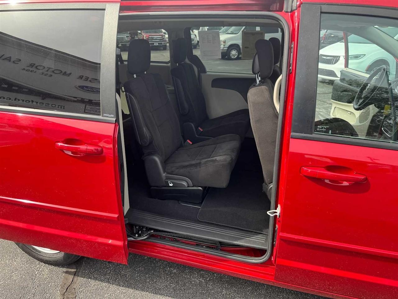 Dodge Grand Caravan 4dr Wgn SXT 2012