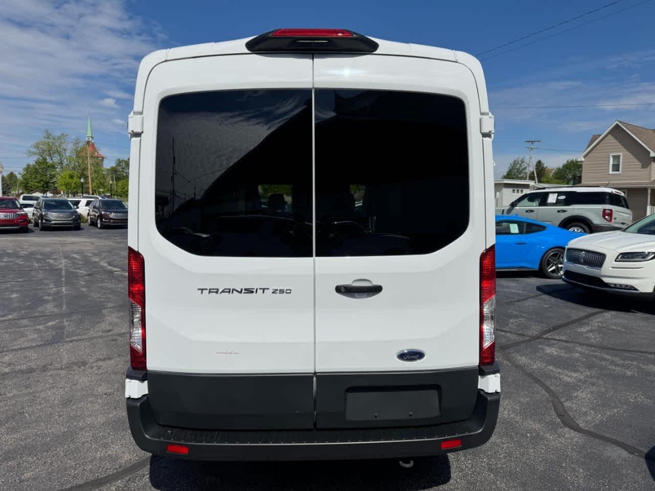 Ford Transit Cargo Van T-250 148" Med Rf 9070 GVWR RWD 2025