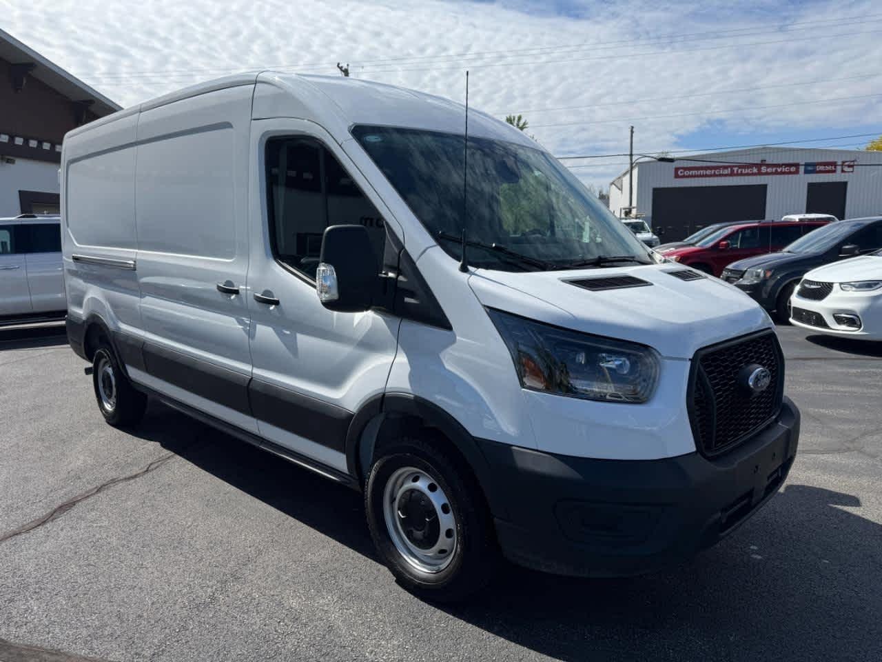 Ford Transit Cargo Van T-250 148" Med Rf 9070 GVWR RWD 2025