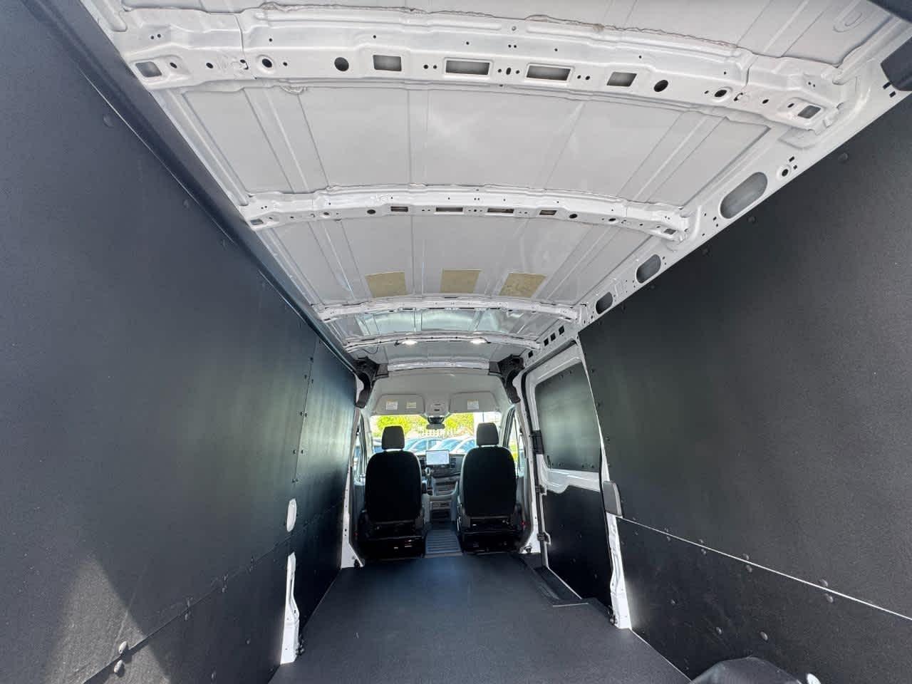 Ford Transit Cargo Van T-250 148" Med Rf 9070 GVWR RWD 2025