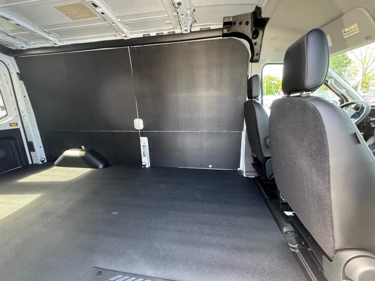 Ford Transit Cargo Van T-250 148" Med Rf 9070 GVWR RWD 2025