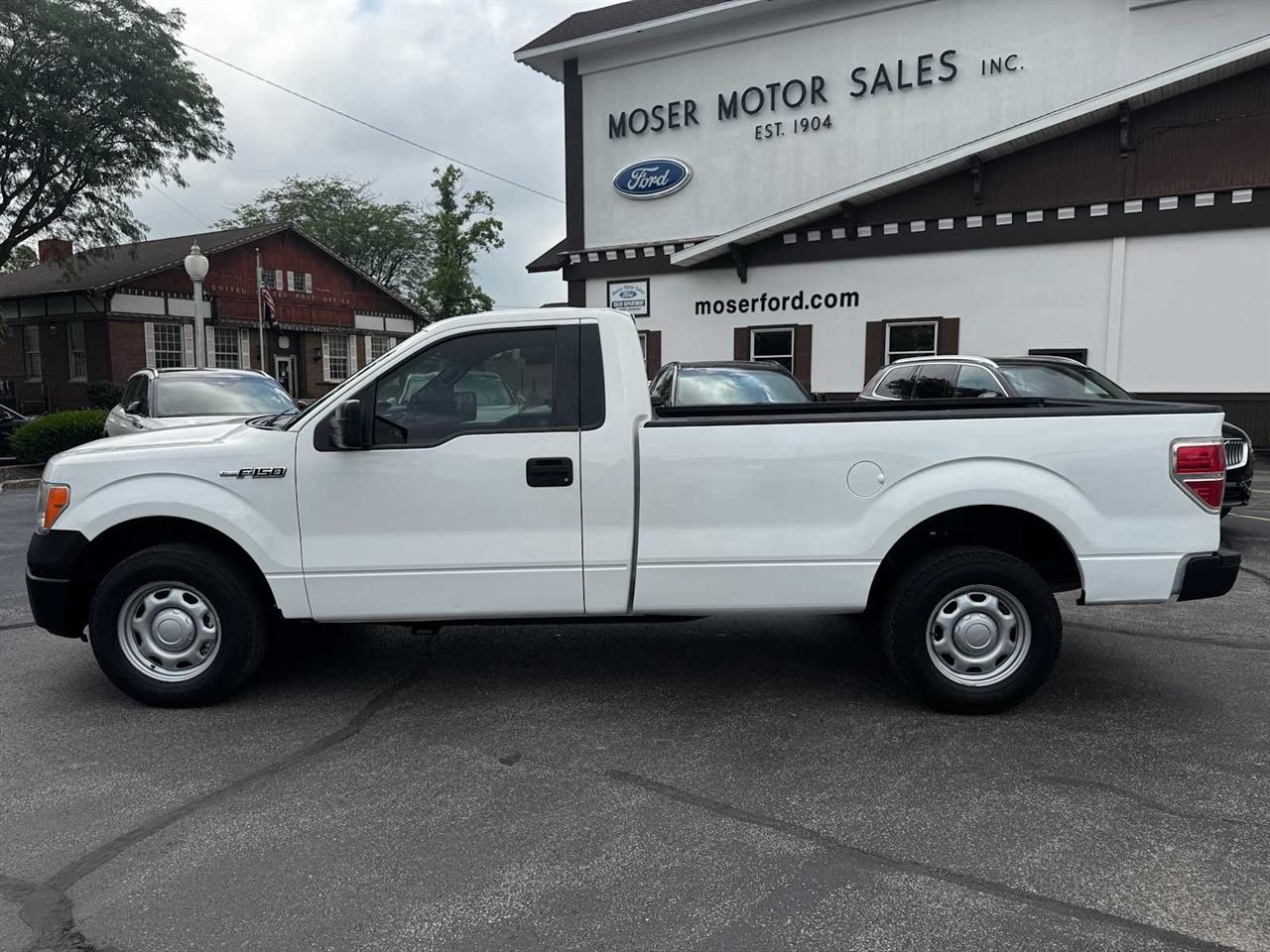 Ford F-150 2WD Reg Cab 126" STX 2014