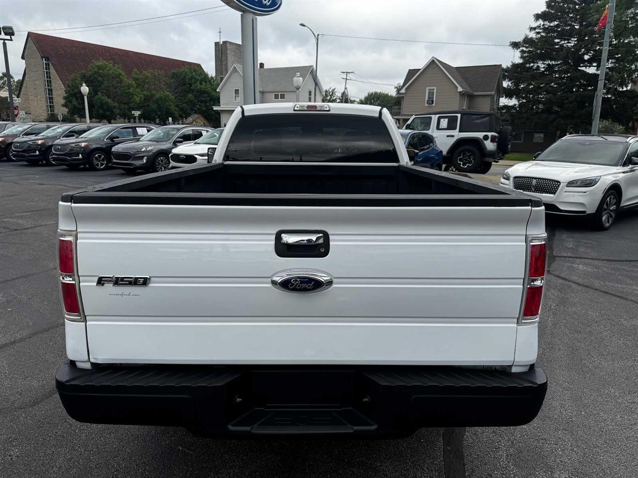 Ford F-150 2WD Reg Cab 126" STX 2014