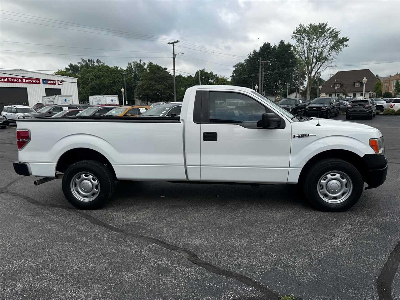 Ford F-150 2WD Reg Cab 126" STX 2014
