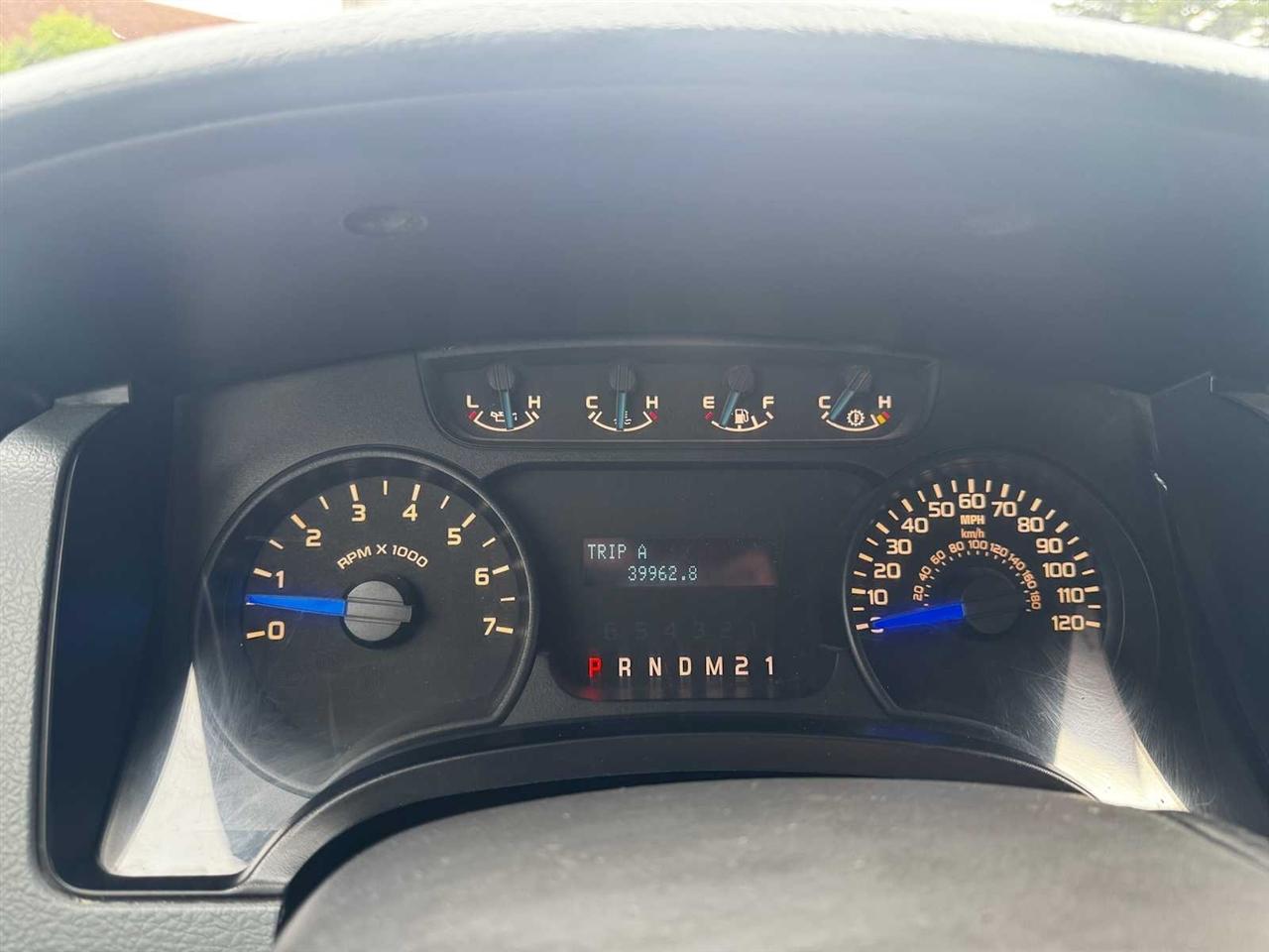 Ford F-150 2WD Reg Cab 126" STX 2014