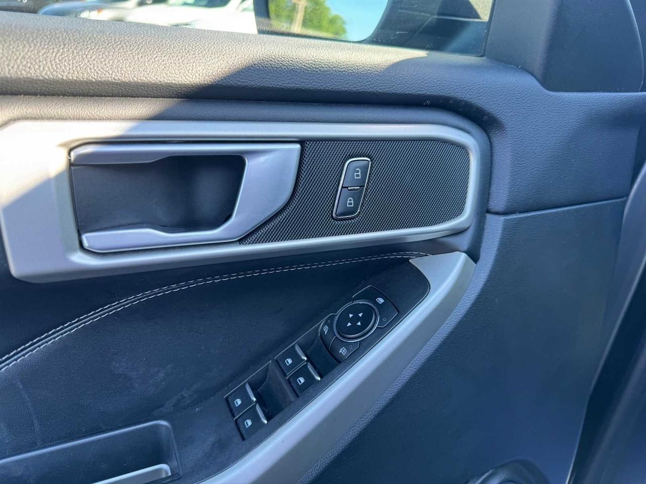 Ford Explorer XLT 4WD 2023