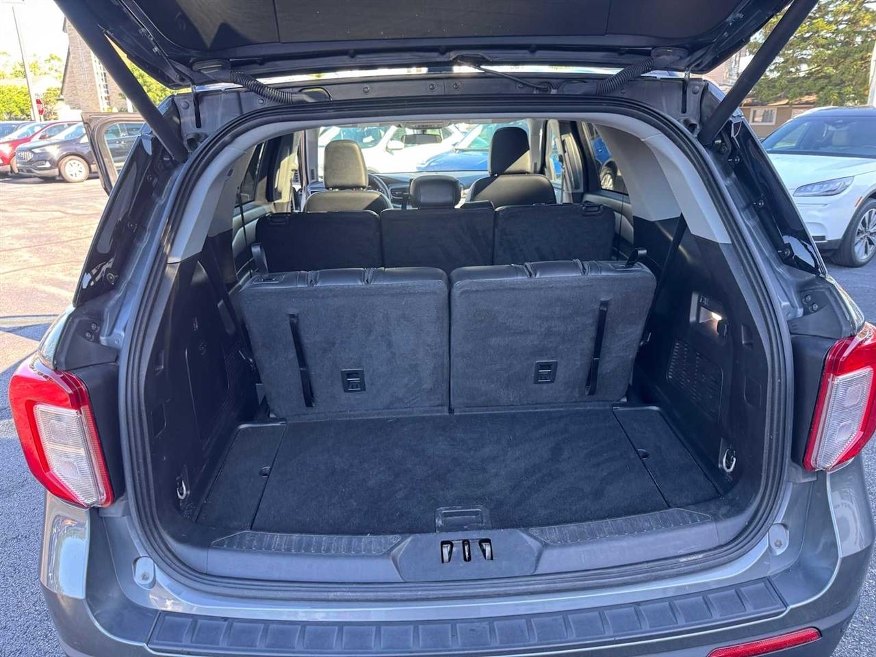 Ford Explorer XLT 4WD 2023