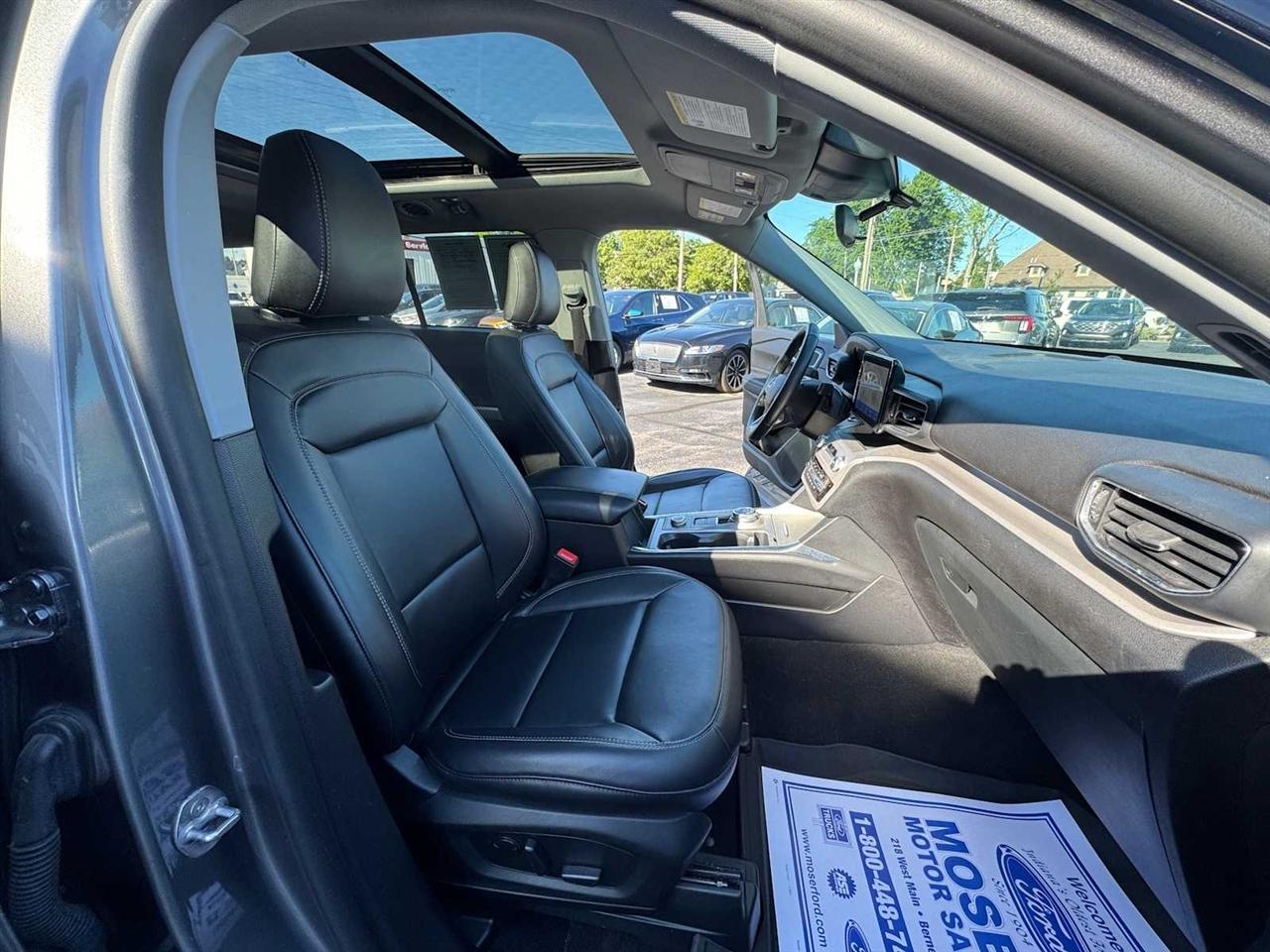 Ford Explorer XLT 4WD 2023