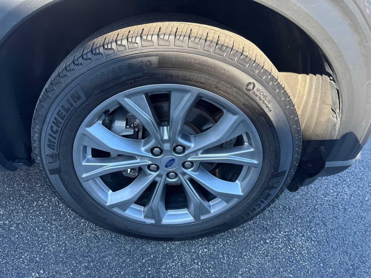 Ford Explorer XLT 4WD 2023