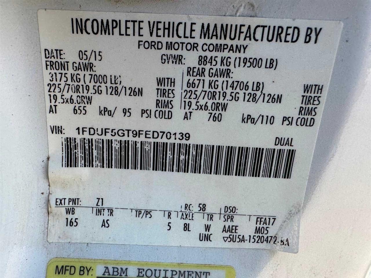 Ford Super Duty F-550 DRW 2WD Reg Cab 141" WB 60" CA XL 2015